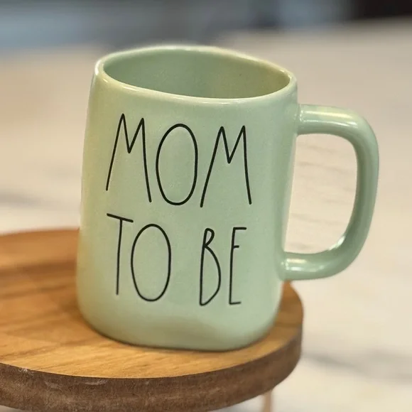 Rae Dunn Mug MOM TO BE Artisian Collection Green Pregnant Coffee Tea - Picture 1 of 5
